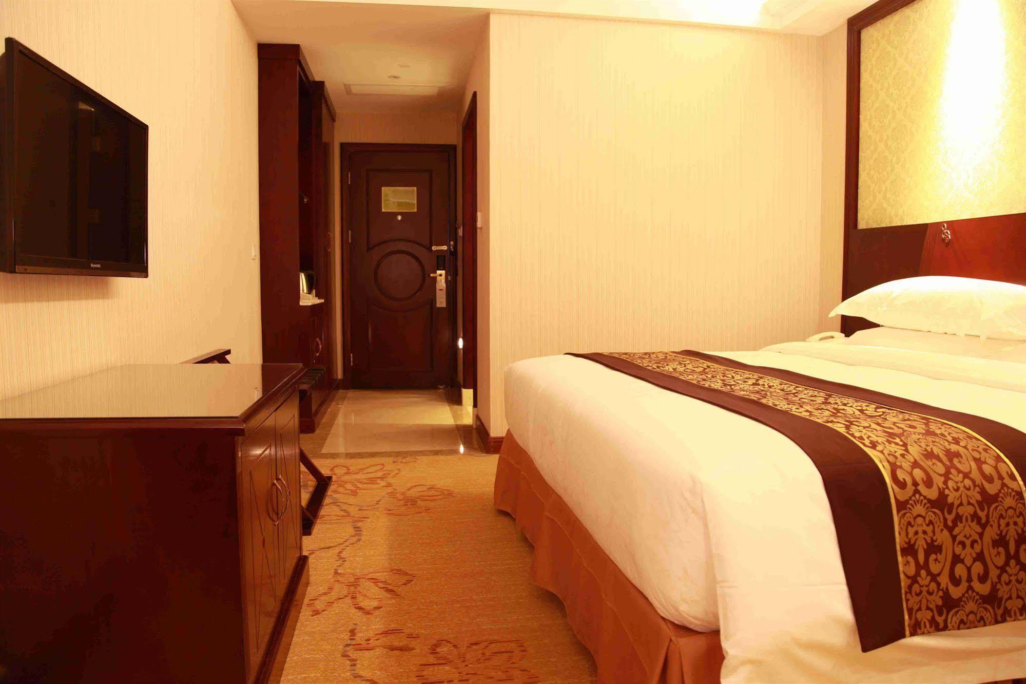 Vienna Hotel Shanghai Pudong Airport Экстерьер фото