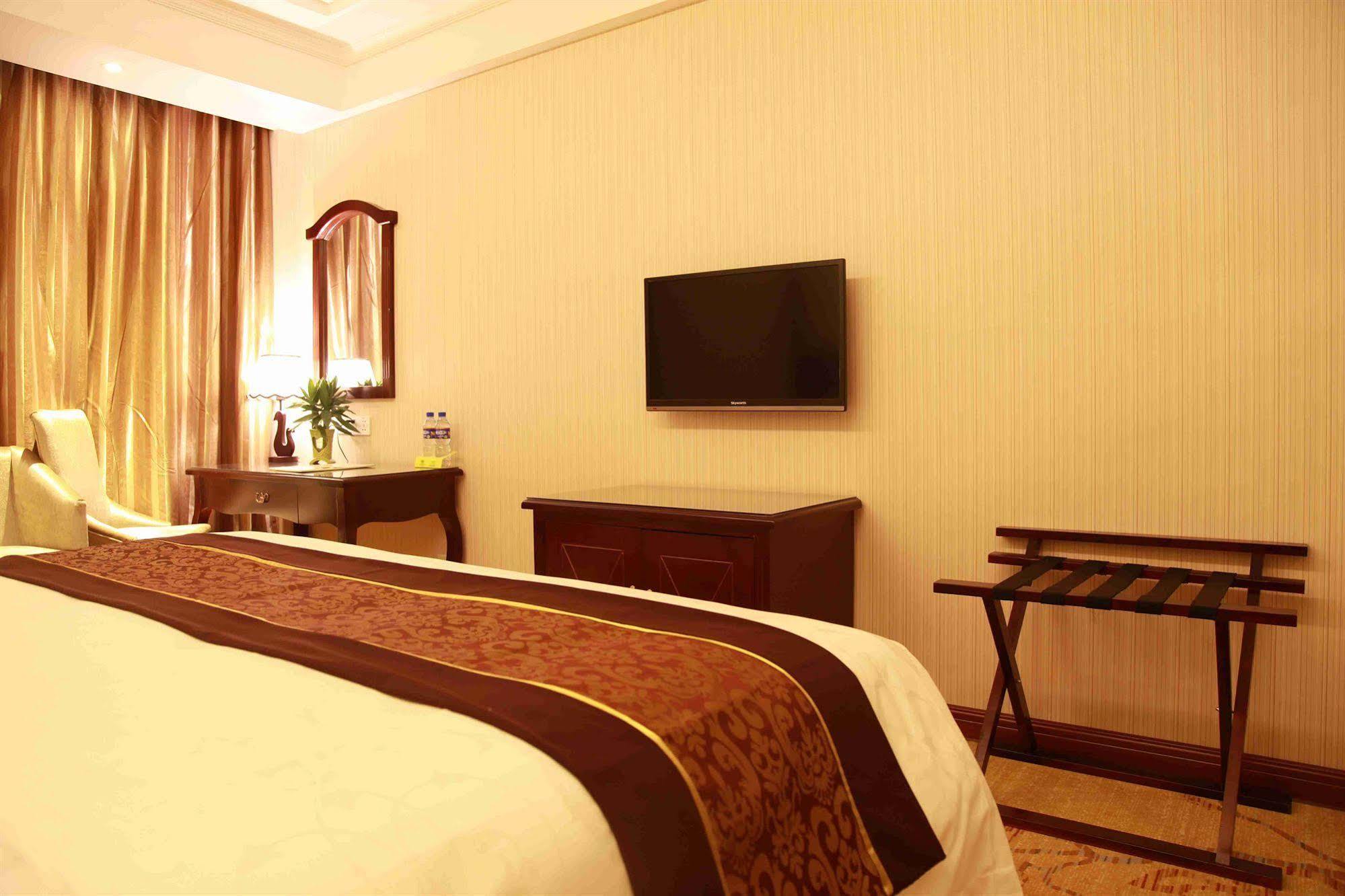 Vienna Hotel Shanghai Pudong Airport Экстерьер фото